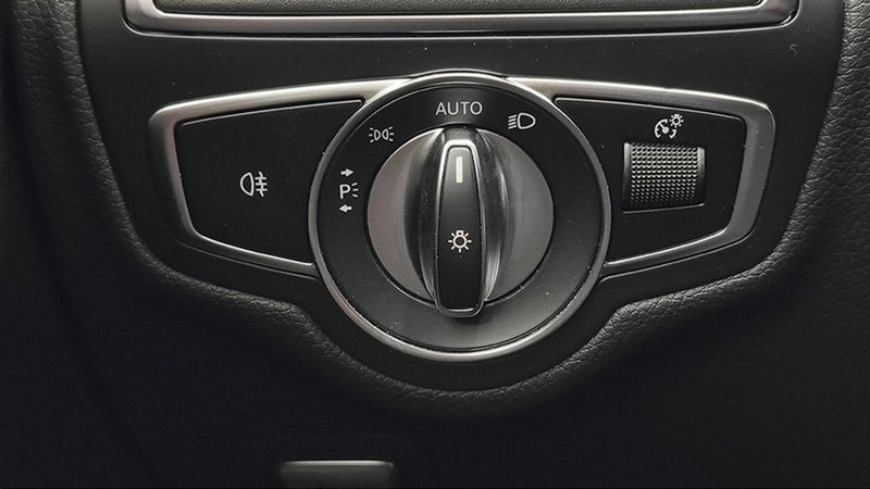 Mercedes-Benz C-Class • 2020 • 78,449 km 25