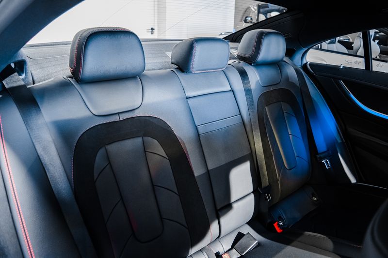 Mercedes-Benz CLS • 2022 • 24,900 km 12