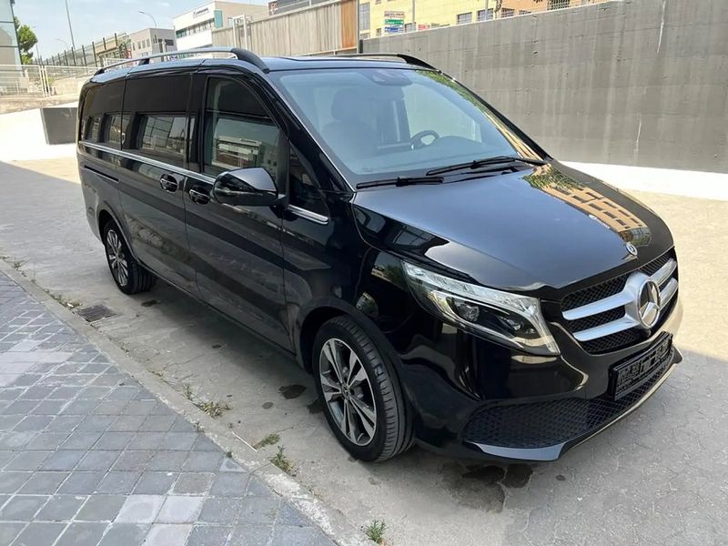 Mercedes-Benz 210 Van • 2022 • 18,000 km 1
