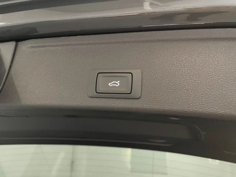 Audi A4 Avant • 2020 • 81,000 km 12