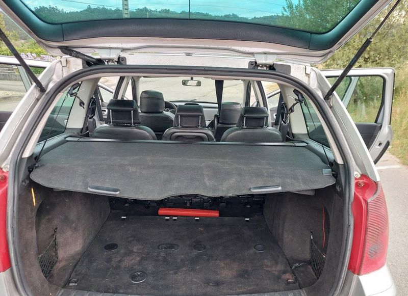 Peugeot 307 • 2004 • 230,000 km 2