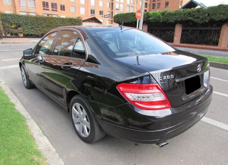 Mercedes-Benz C • 2010 • 125,000 km 3