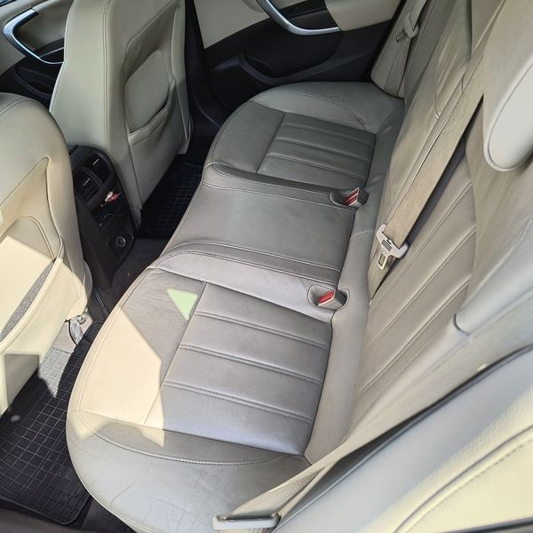 Opel Insignia • 2011 • 162,000 km 11