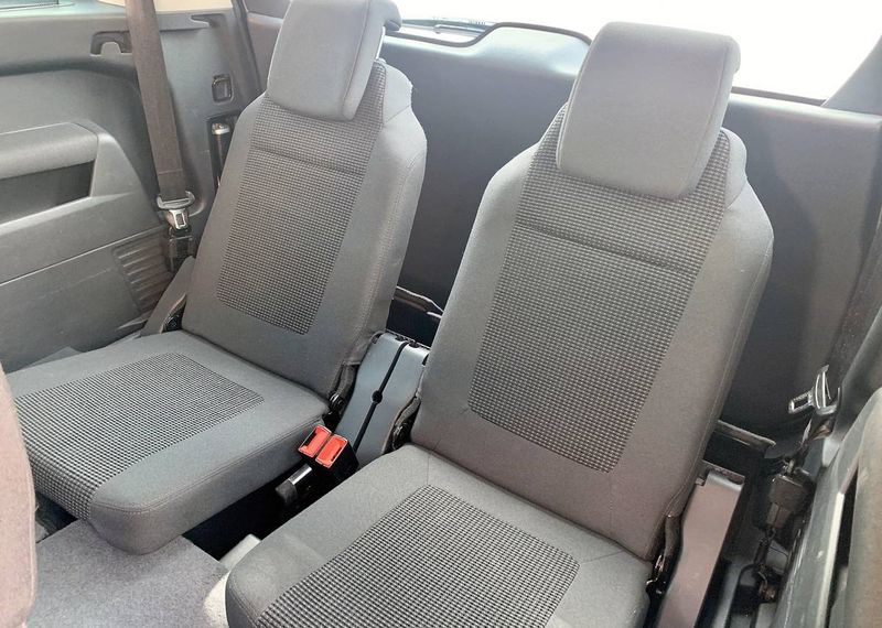 Peugeot 5008 • 2012 • 192,999 km 4