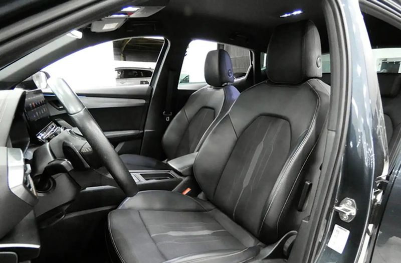 Seat Leon • 2021 • 41,472 km 5