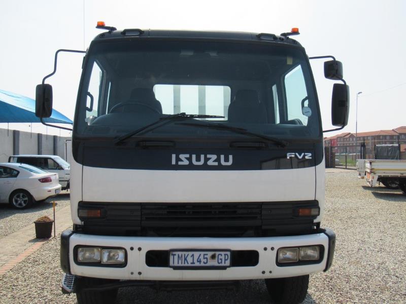 Isuzu MU-X • 2006 • 254,000 km 4