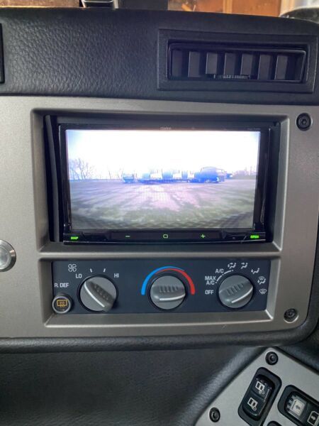 Hummer H1 • 2006 • 108,300 km 11