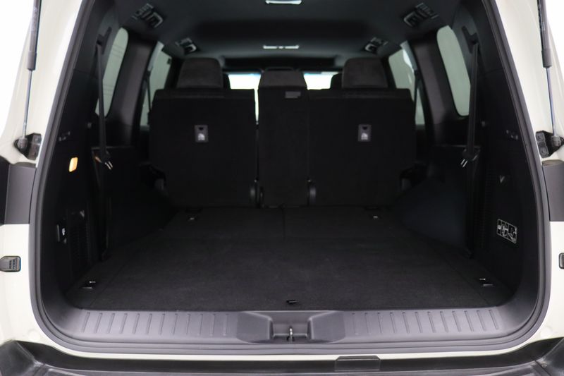 Toyota Land Cruiser • 2022 • 30,884 km 19