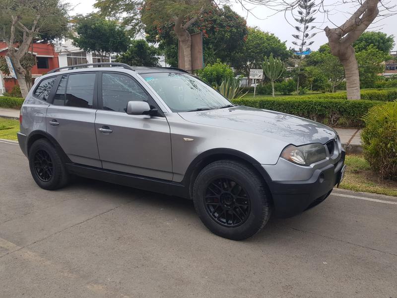 BMW X3 • 2005 • 119,999 km 2