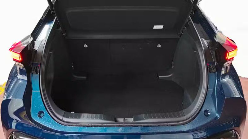 Toyota C-HR • 2024 • 5,350 km 13