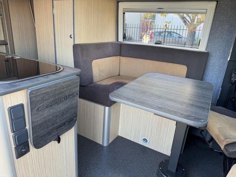 Mercedes-Benz Sprinter • 2020 • 46,000 km 14