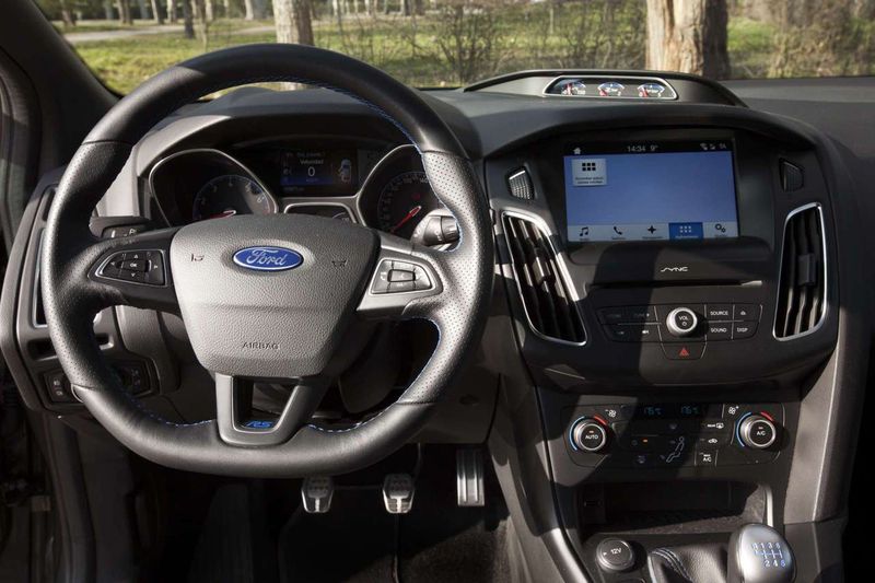 Ford Focus • 2017 • 125,000 km 4