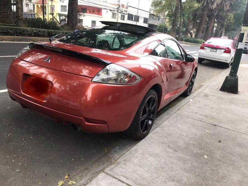 Mitsubishi  • 2007 • 10,000 km 7