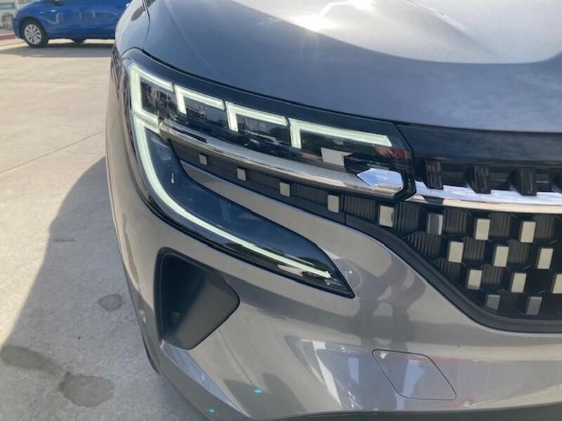 Renault Captur • 2024 • 3,542 km 9