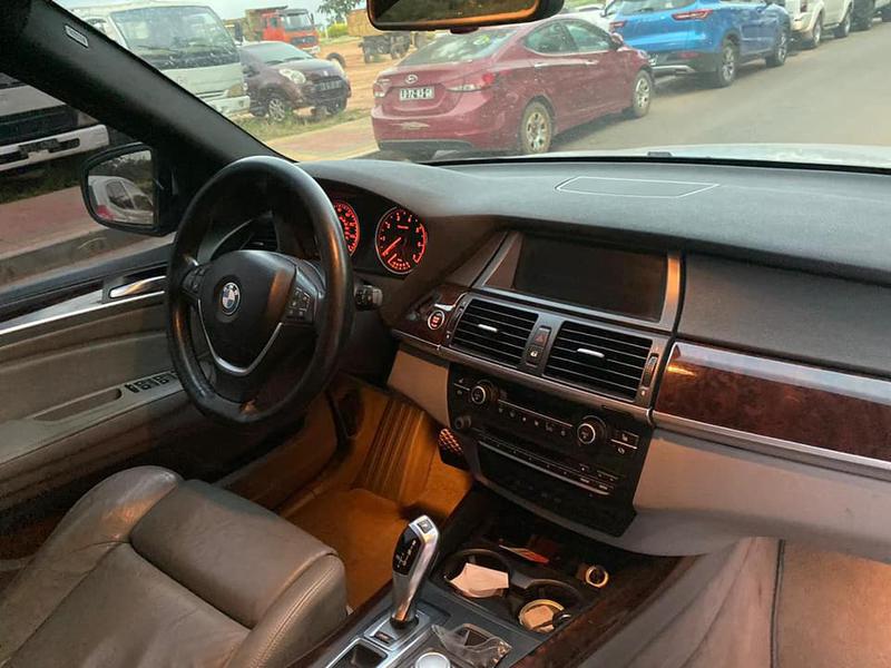 BMW X5 • 2008 • 105 km 3