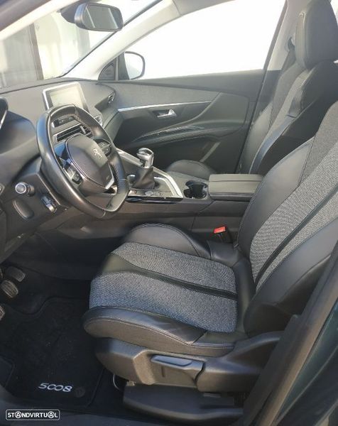 Peugeot 5008 • 2017 • 141,000 km 6