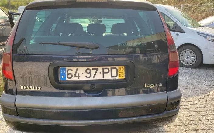 Renault Laguna • 2000 • 300,000 km 2