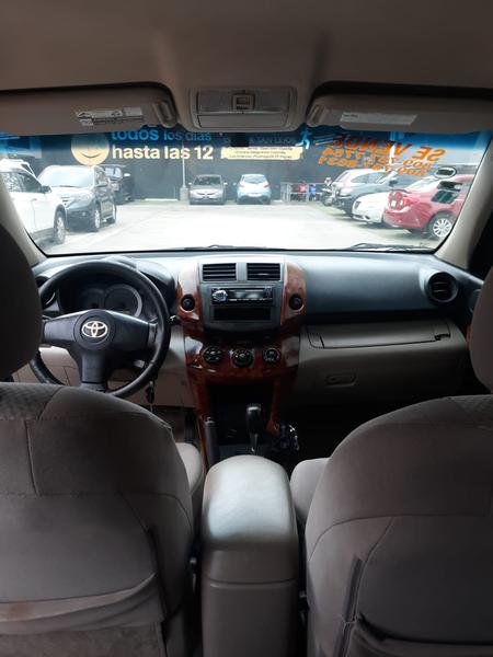 Toyota RAV4 • 2007 • 121,000 km 3