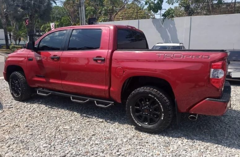 Toyota Tundra • 2017 • 97,000 km 1
