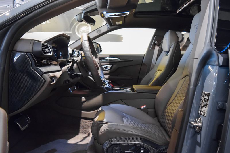 Lamborghini Urus • 2023 • 700 km 5