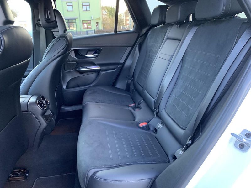 Mercedes-Benz GLC • 2023 • 74,011 km 8
