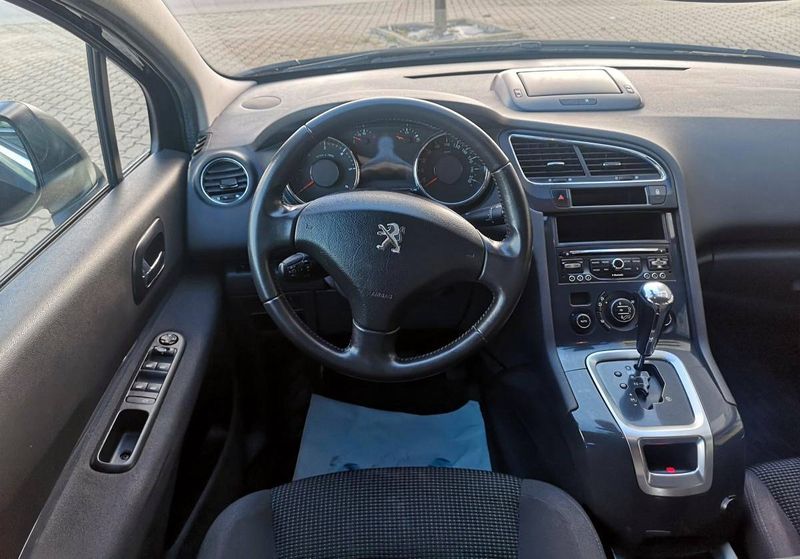 Peugeot 2008 • 2016 • 90,000 km 3