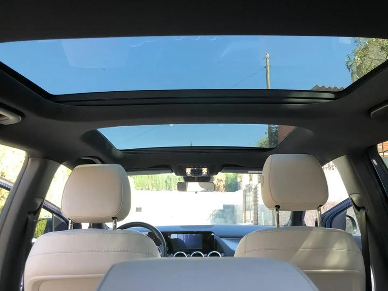 Mercedes-Benz Class B • 2019 • 98,000 km 4