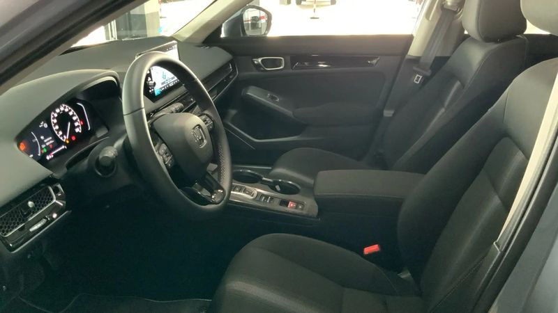 Honda Civic • 2024 • 1,400 km 4