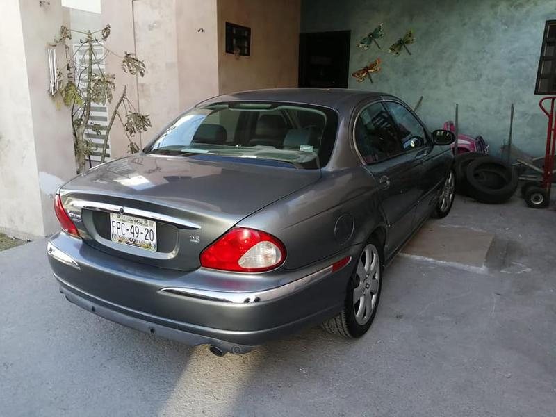 Jaguar X-Type • 2004 • 140,000 km 2