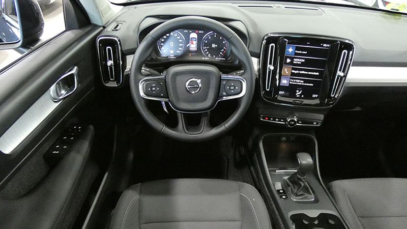 Volvo XC40 • 2022 • 24,512 km 19