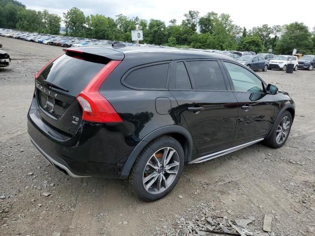 Volvo V60 • 2016 • 10,000 mi 6