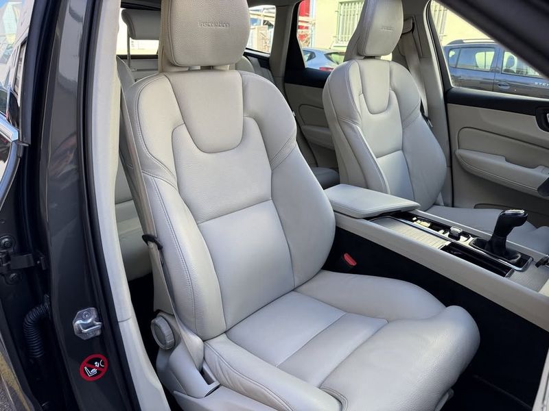 Volvo XC60 • 2018 • 140,000 km 4