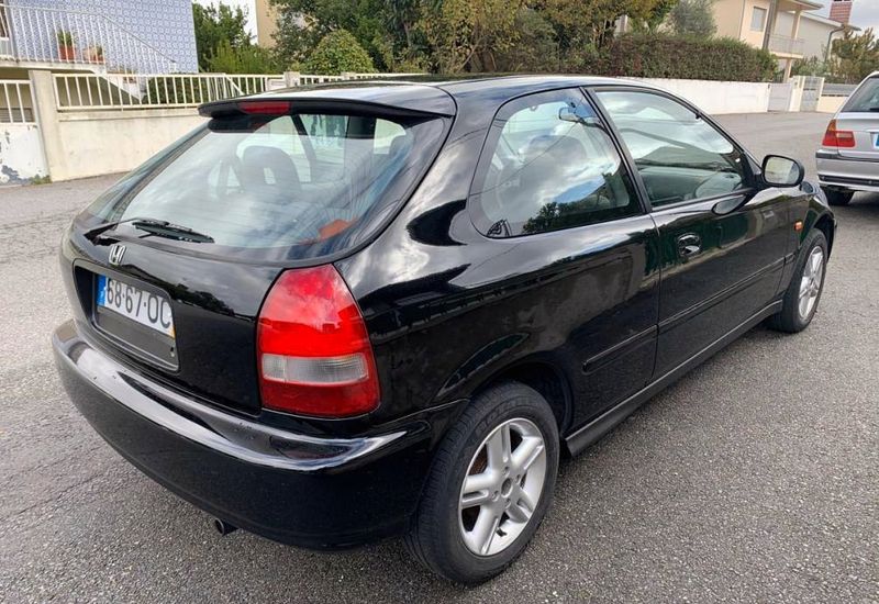 Honda Civic • 1999 • 200,000 km 2