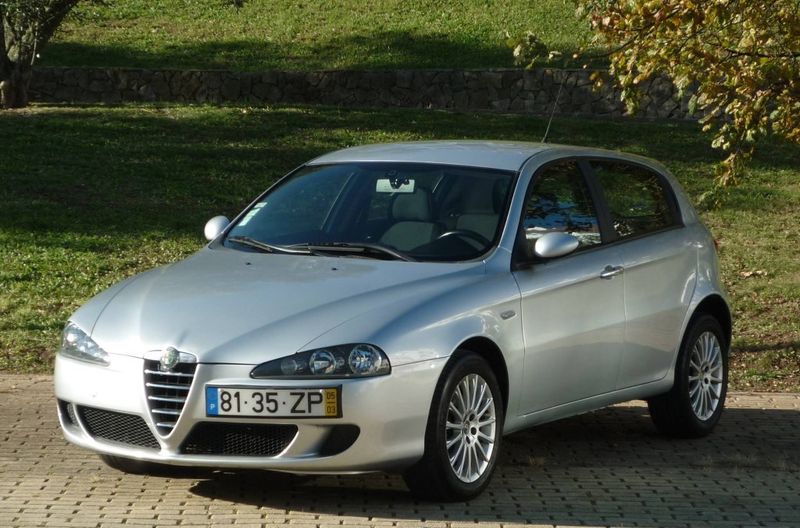 Alfa Romeo 147 • 2005 • 86,000 km 1