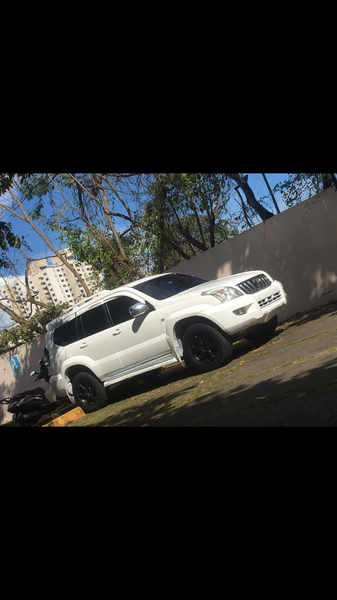 Toyota Land Cruiser • 2004 • 183,000 km 4