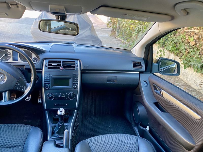 Mercedes-Benz Trieda B • 2011 • 220,000 km 5