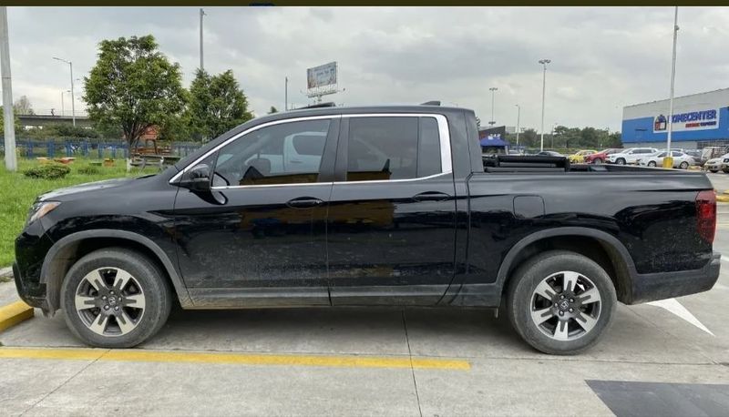 Honda Ridgeline • 2017 • 94,000 km 2