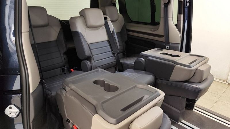 Volkswagen Multivan • 2024 • 3,979 km 15