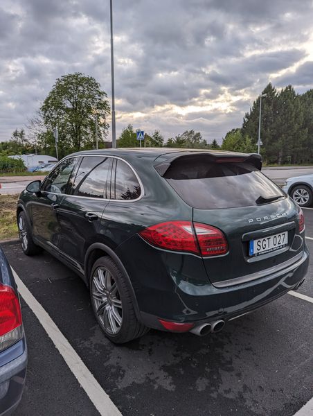 Porsche Cayenne • 2011 • 2,171,190 km 11
