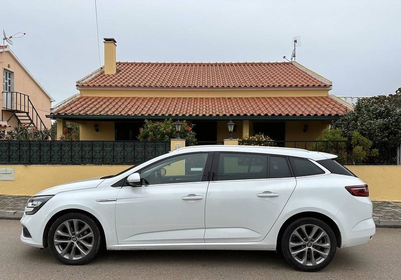 Renault Mégane • 2017 • 139,740 km 4