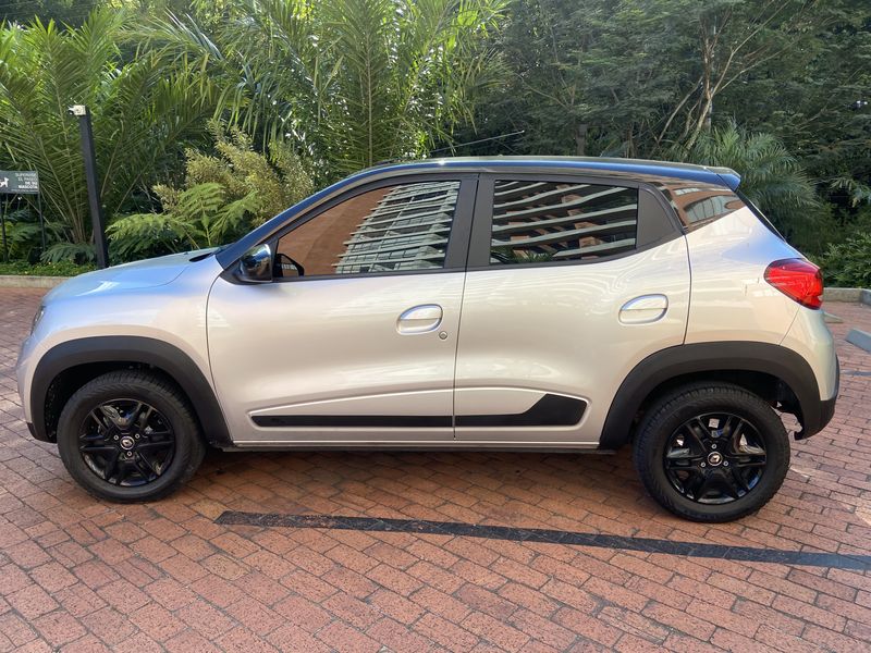 Renault Kwid • 2021 • 11,900 km 9