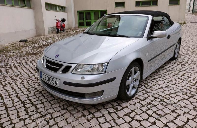 Saab 9-3 • 2006 • 240,000 km 1