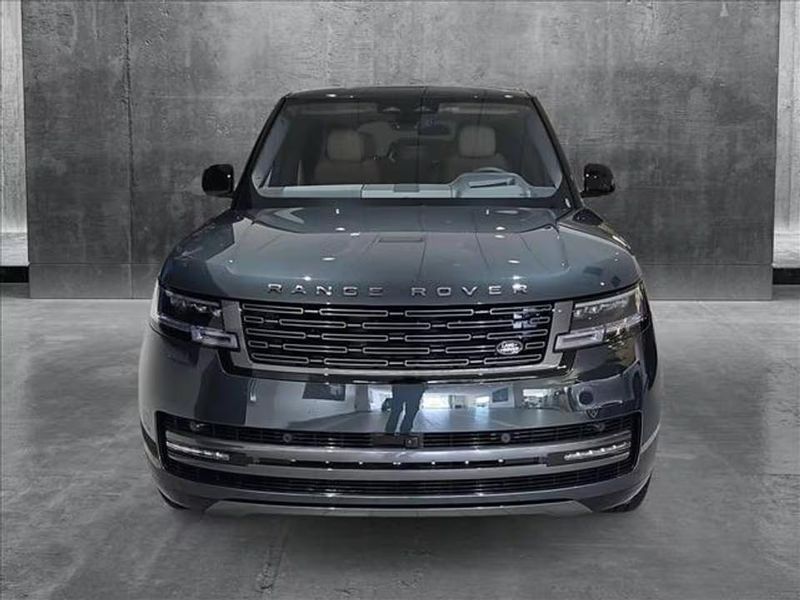 Land Rover Range Rover Velar • 2023 • 20,341 km 1