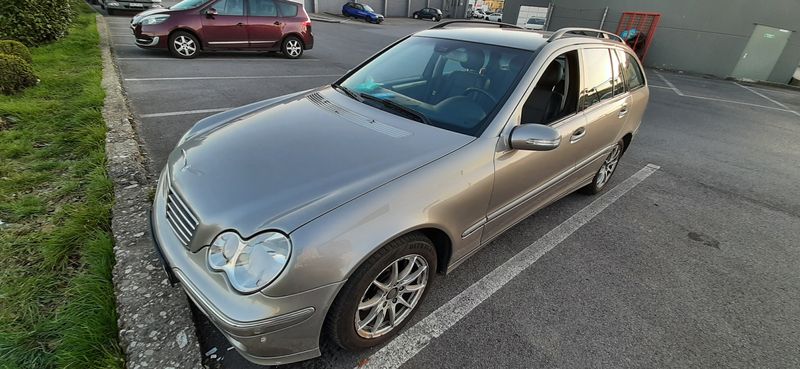 Mercedes-Benz C • 2004 • 264,000 km 4