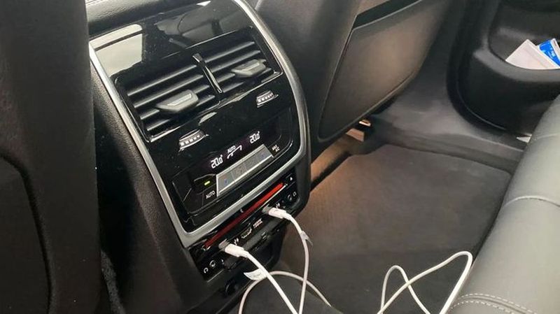 BMW X6 • 2020 • 30,000 km 12