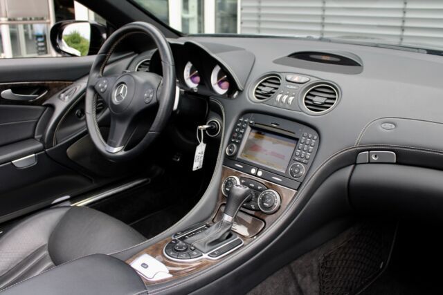 Mercedes-Benz SL • 2008 • 121,223 km 5