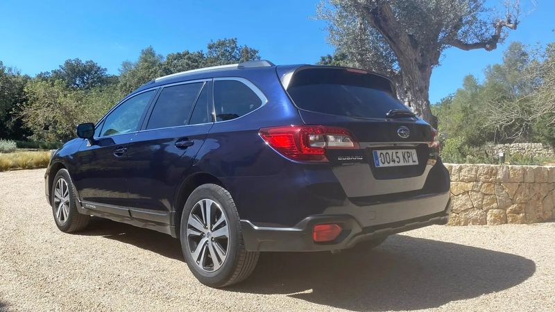 Subaru Outback • 2018 • 98,000 km 3