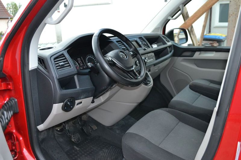 Volkswagen T5 Transporter Shuttle • 2017 • 88,000 km 6