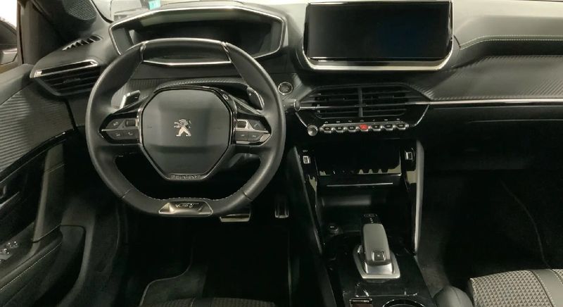 Peugeot 2008 • 2021 • 32,700 km 9