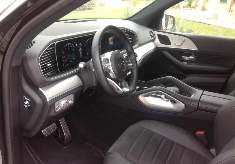 Mercedes-Benz GLE • 2020 • 20,000 km 4